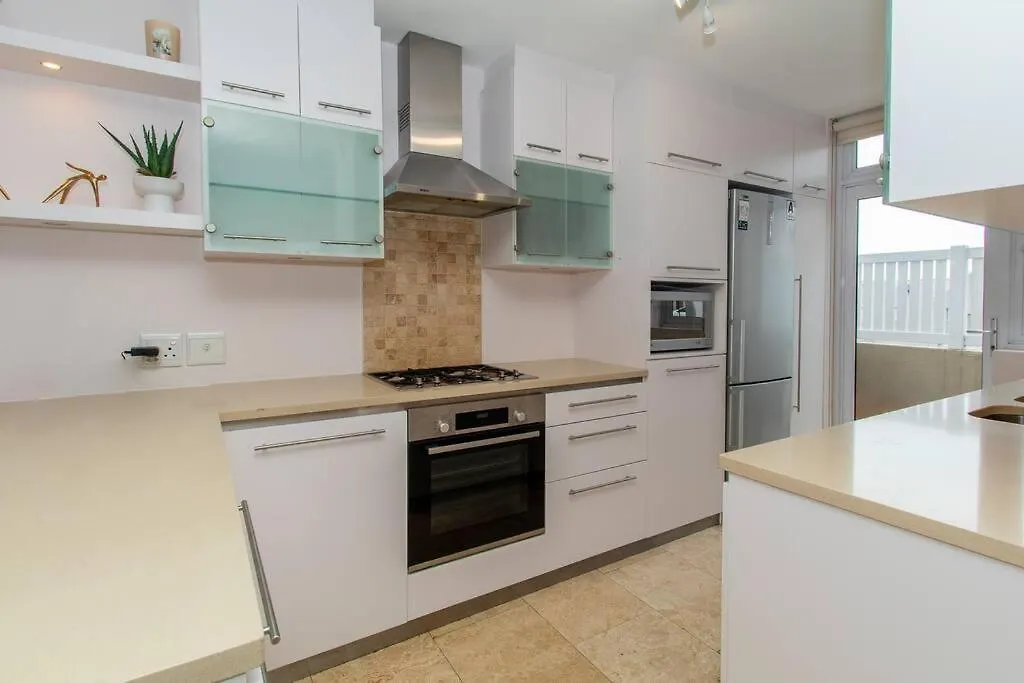 Spectacular Avenues Fresnaye! Apartment Cape Town