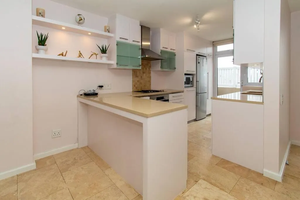 Spectacular Avenues Fresnaye! Apartment Cape Town