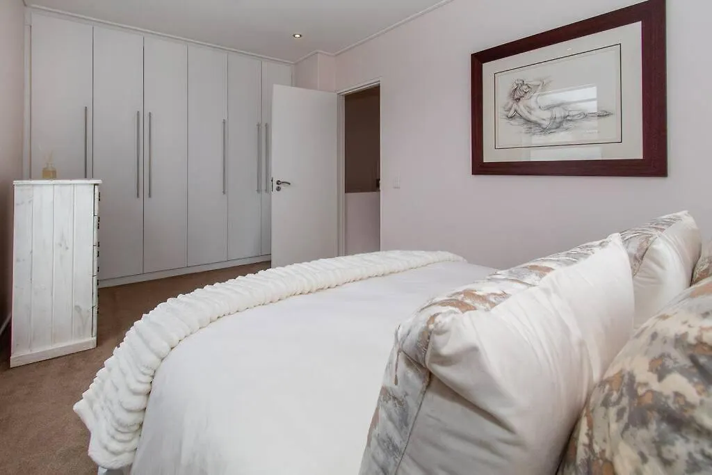 Spectacular Avenues Fresnaye! Apartment Cape Town